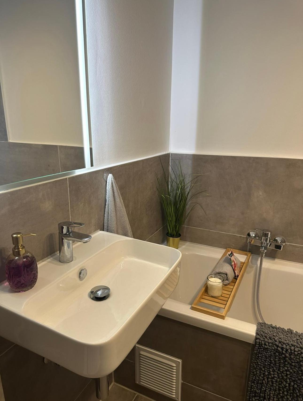 Deluxe Mit Terrasse Apartament